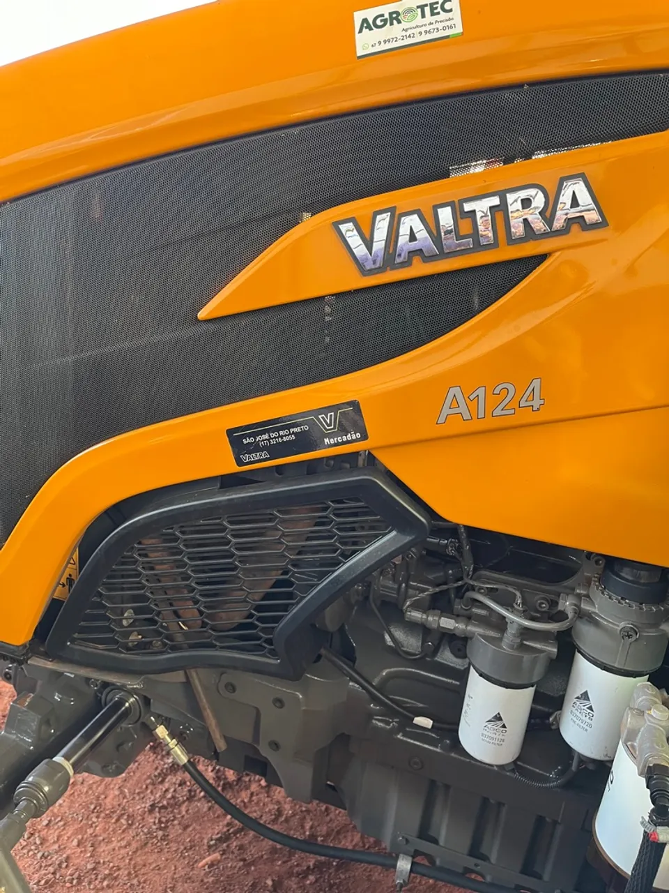 Trator Valtra A124