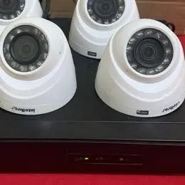 Sistema de Segurança - 01 DVR 4 Canais, 4 Câmeras Intelbras Acesso remoto Veja Tempo Real