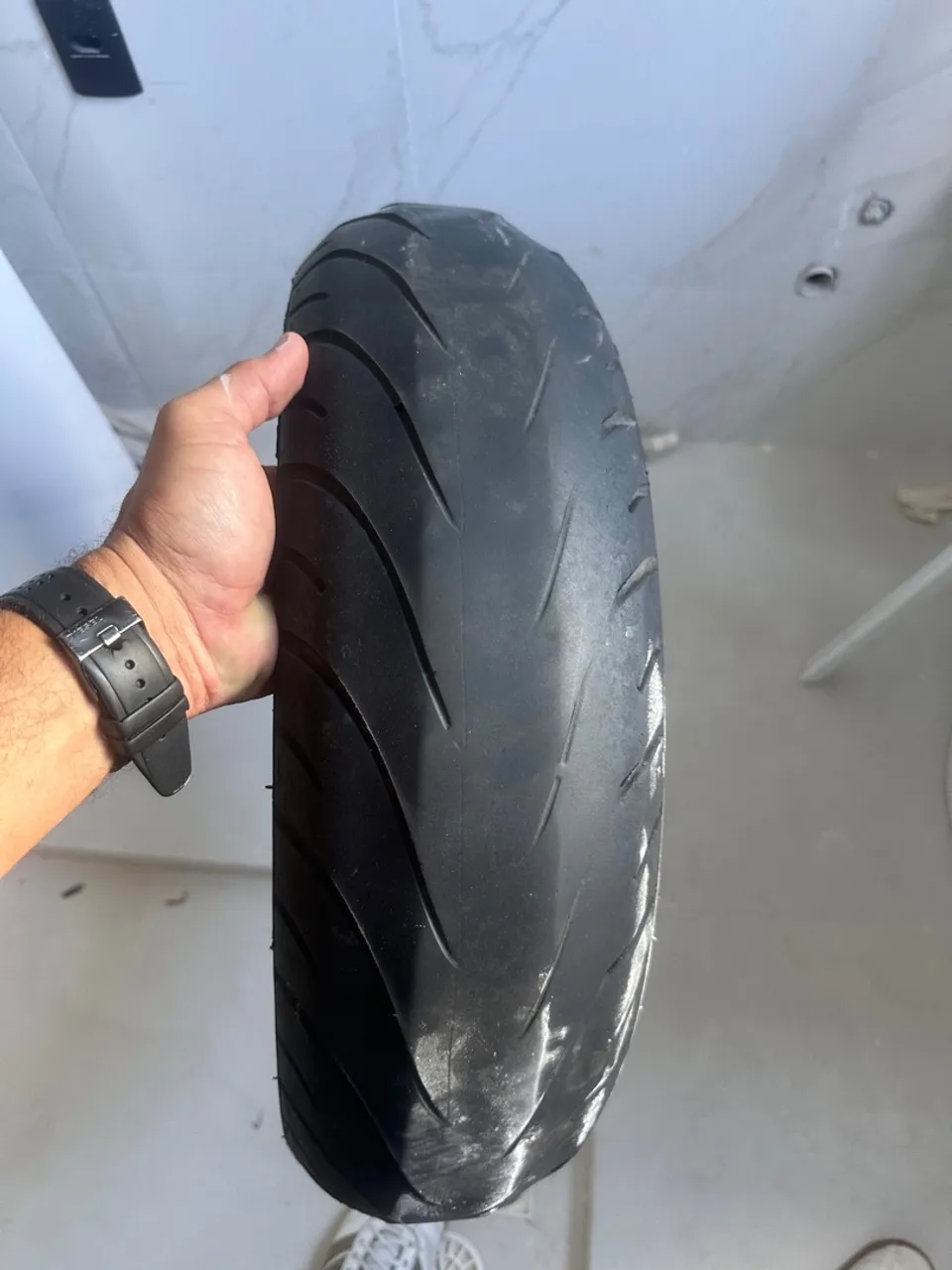 Pneu 160/60-17