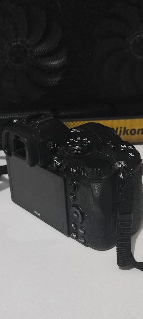 Câmera Nikon Z5 + lente 40mm f2 - Foto 2