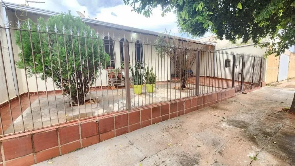 Casa para alugar em Londrina, Jardim Guararapes, com 3 quartos, com 180 m²