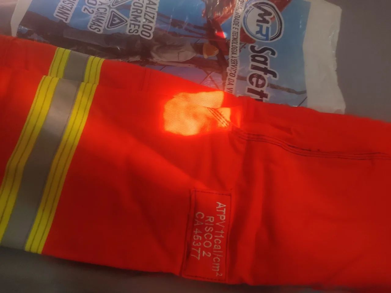 Kit Segurança - Capacete, macacão e Bota  - Foto 4