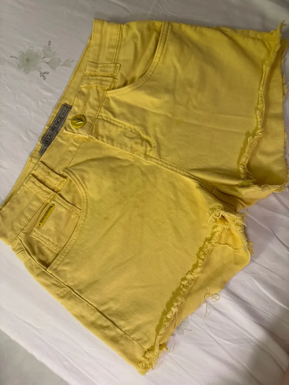 Shorts Jeans Amarelo Via La Laurence