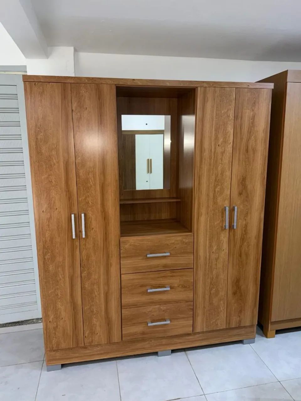 Guarda-Roupa de solteiro com Espelho