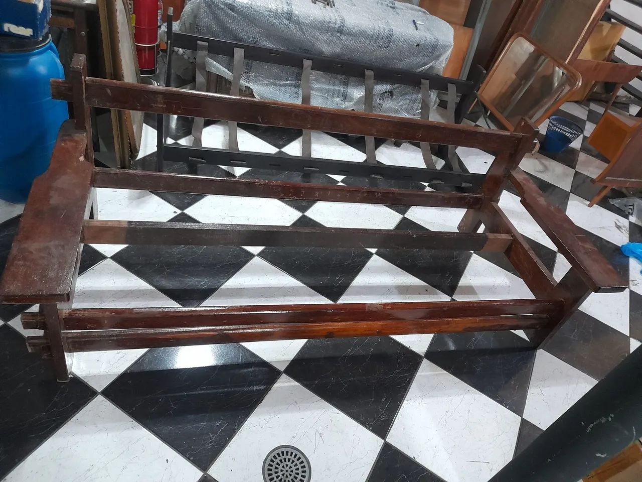 Sofa atribuído a jean gillon anos 70 - Foto 4