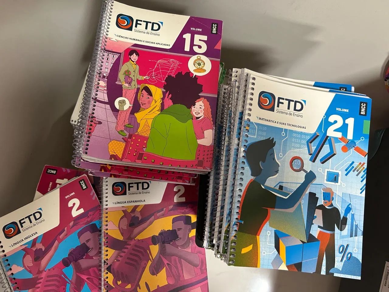 Livros escolares FTD - 2 ano médio 