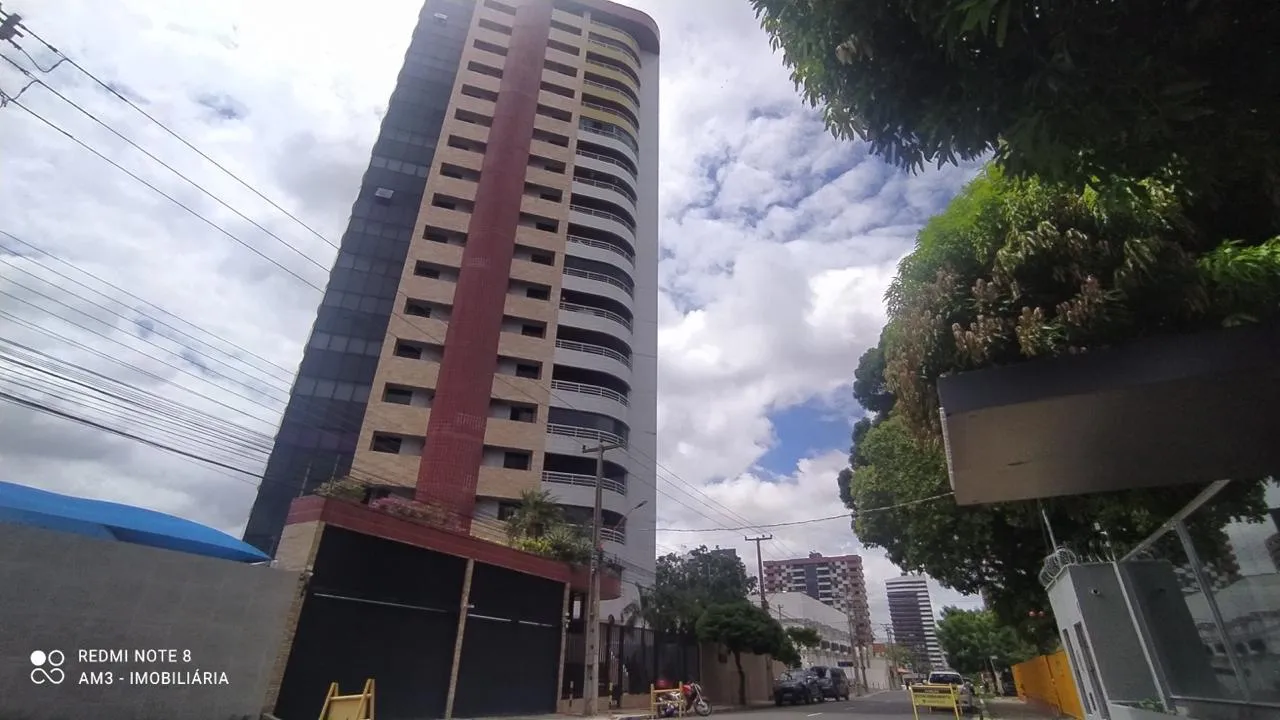 Apartamento para alugar no Bairro Jóquei com 203 m² ,04 suítes e 03 vagas de garagem.