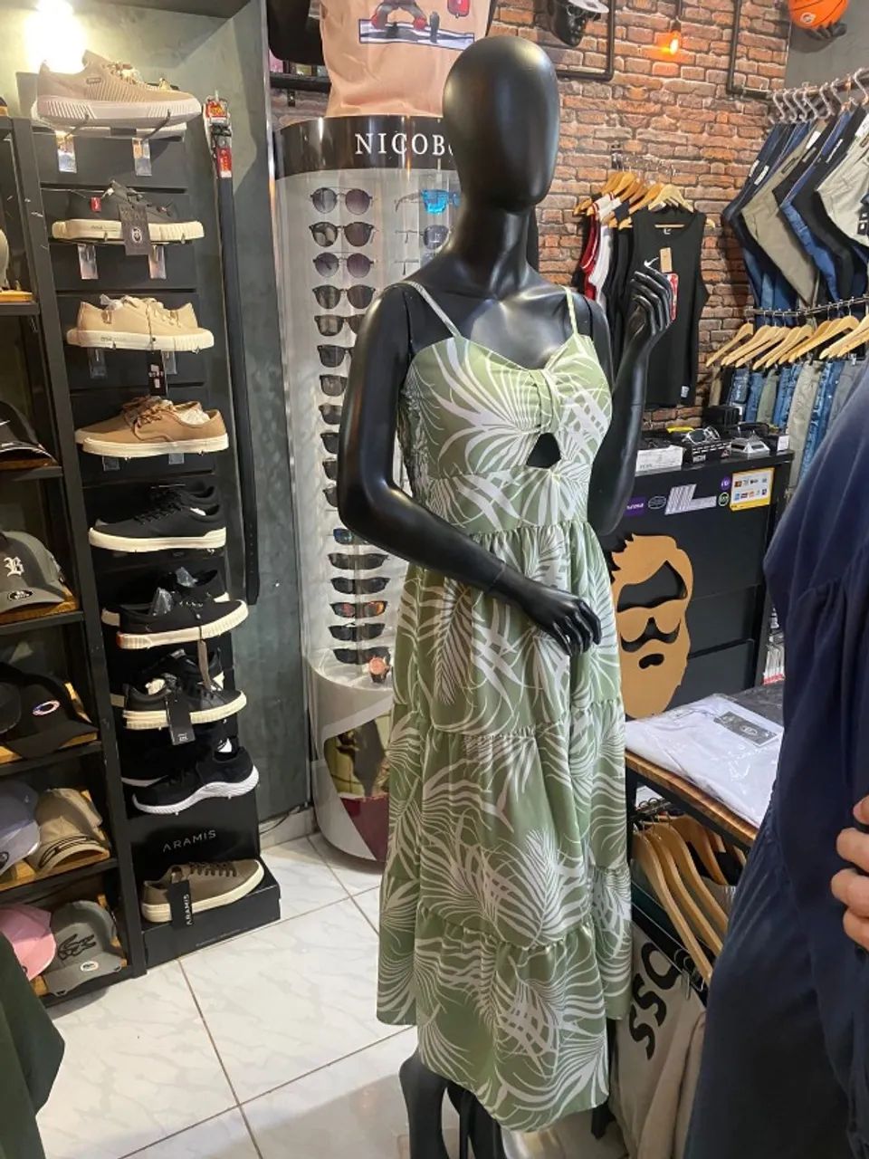 manequim feminino de fibra