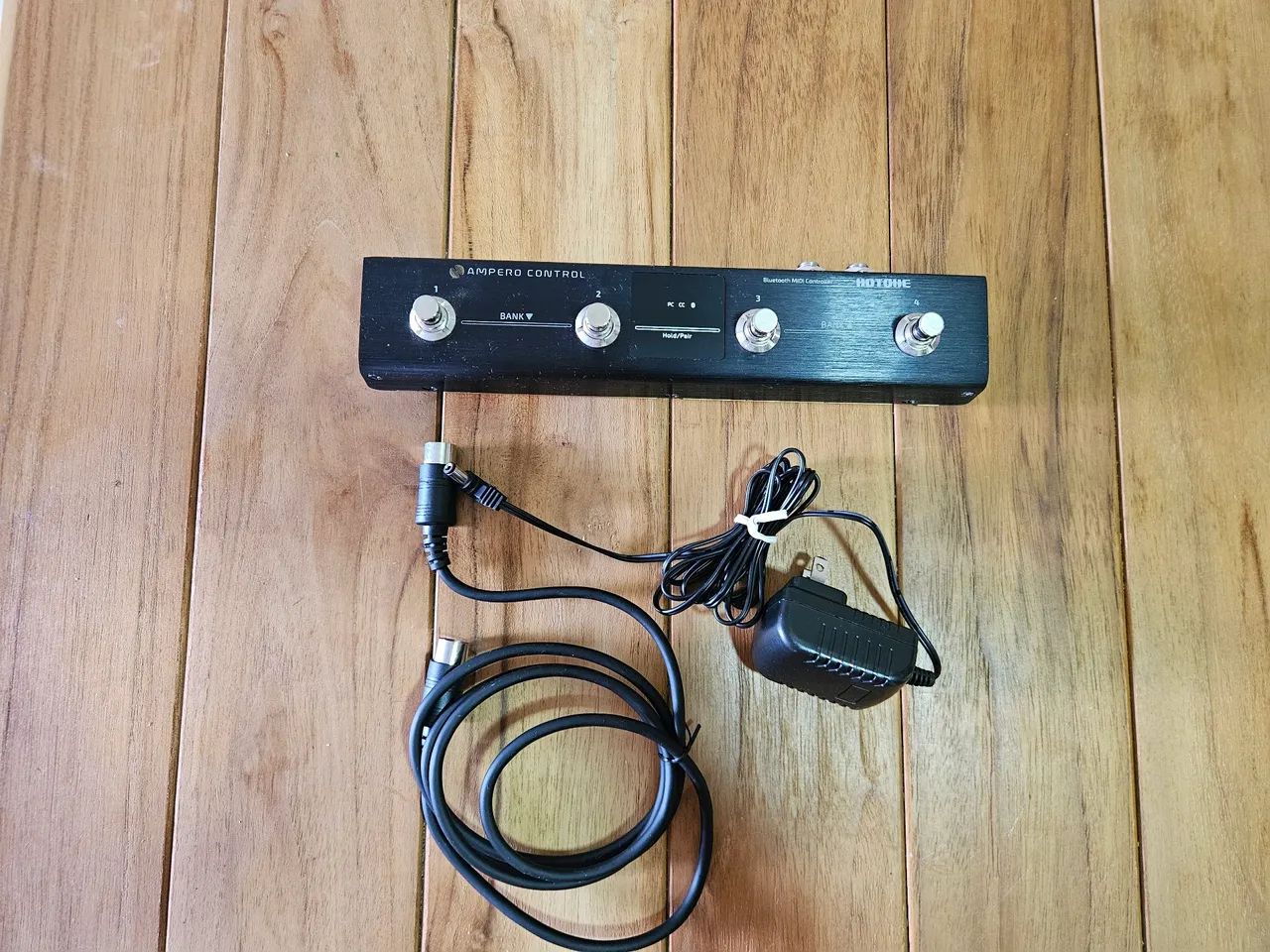 HOTONE AMPERO CONTROL箱あり Controladora Ampero Control Hotone - Instrumentos musicais - Três