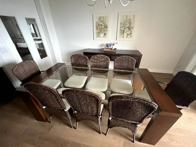 Mesa de jantar (sem as cadeiras)