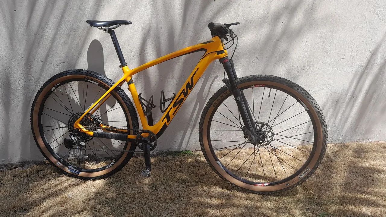 TSW Rocket Carbono tamanho L grupo Sram Nx 12V 
