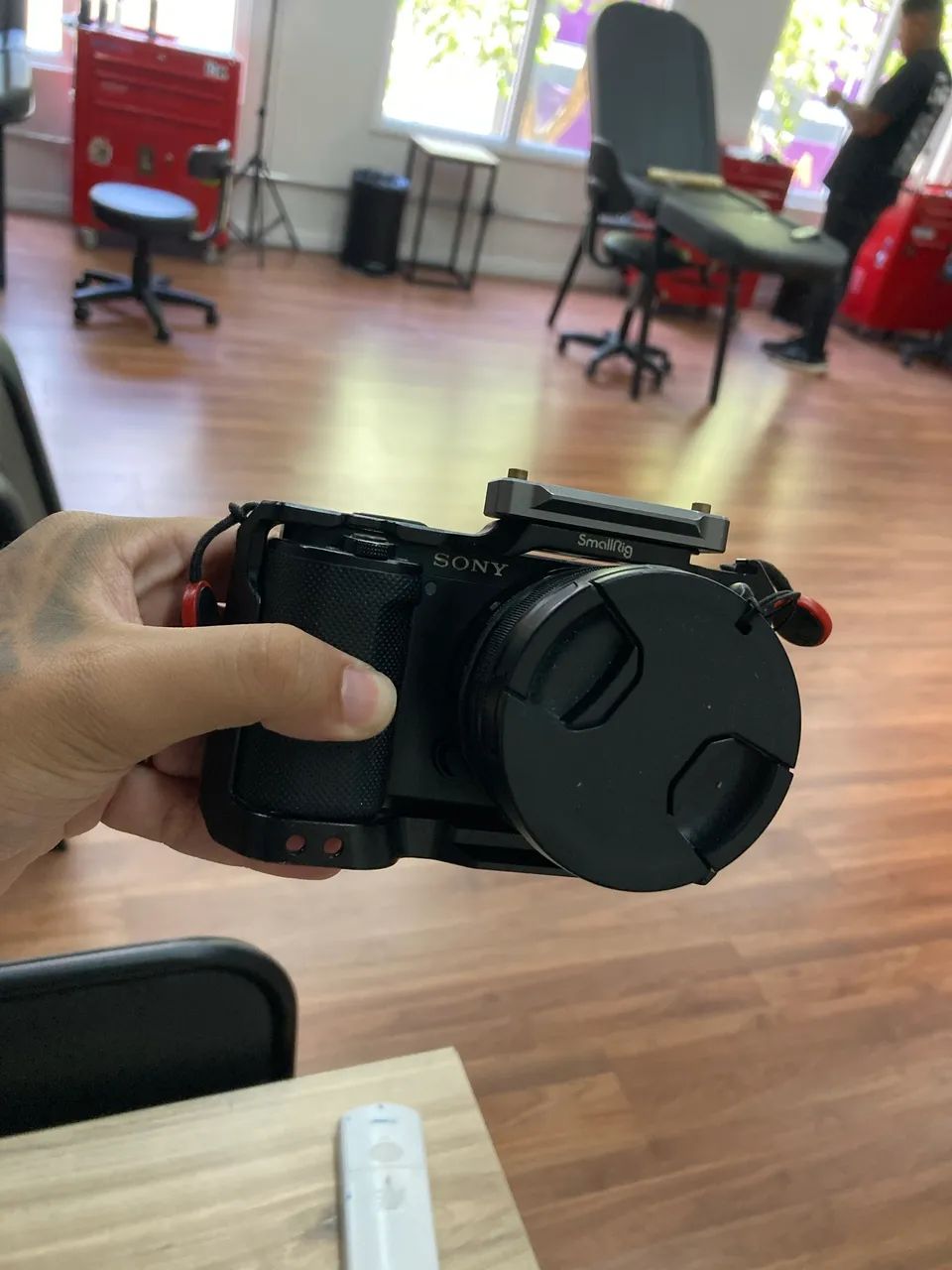 SONY ZVE10 COMPLETA COM 9 BATERIAS + CAGE + FILTRO ND