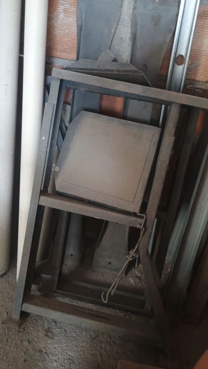 Pés para mesa de máquina de costura industri - overloque 