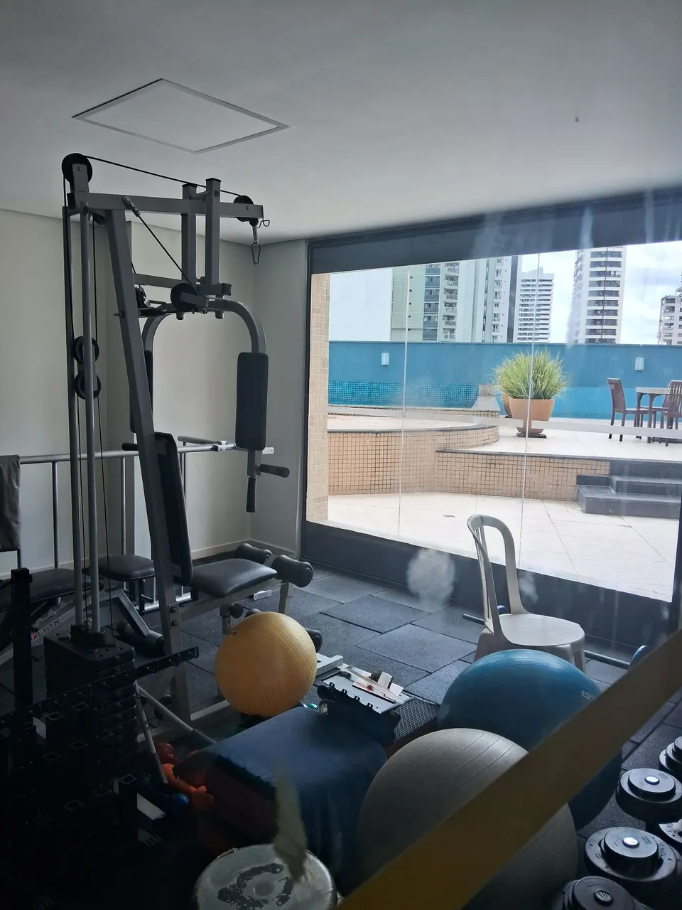 Apartamento 3 suítes no Umarizal próximo a Doca