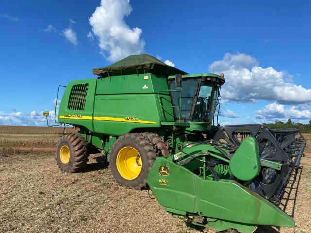 Colheitadeira John Deere 9750 STS
