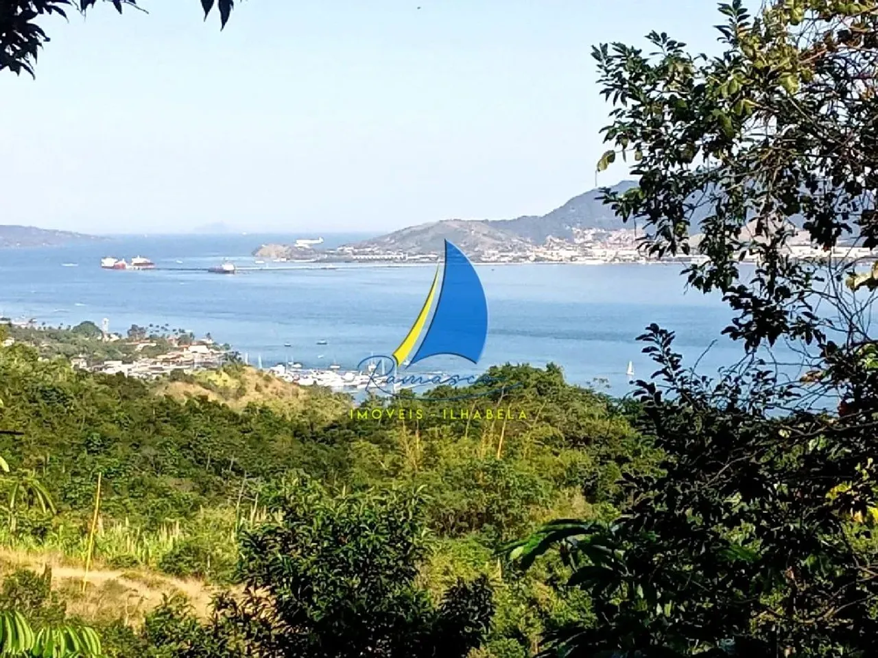 TERRENO COM BELA VISTA PARA O MAR - ESCRITURA DEFINITIVA.
