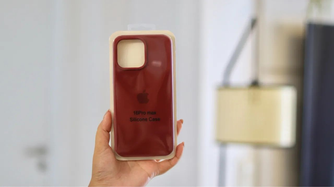 Capinha de Silicone para iPhone 16 Pro Max - Bordô