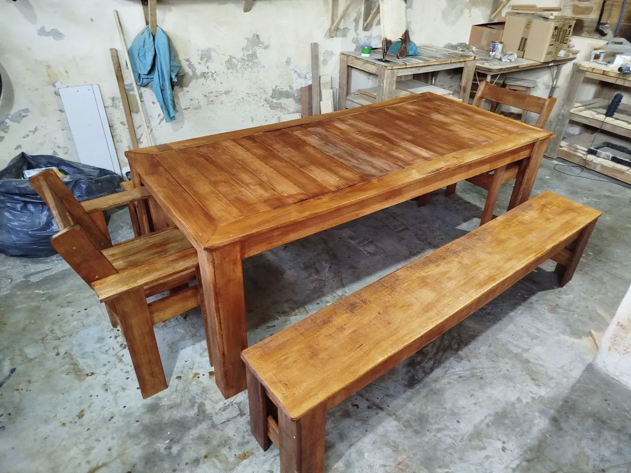 Mesa de madeira Rústica 2 m x 90 cm com 2 bancos e mais duas cadeiras estilo RACK  - Foto 4