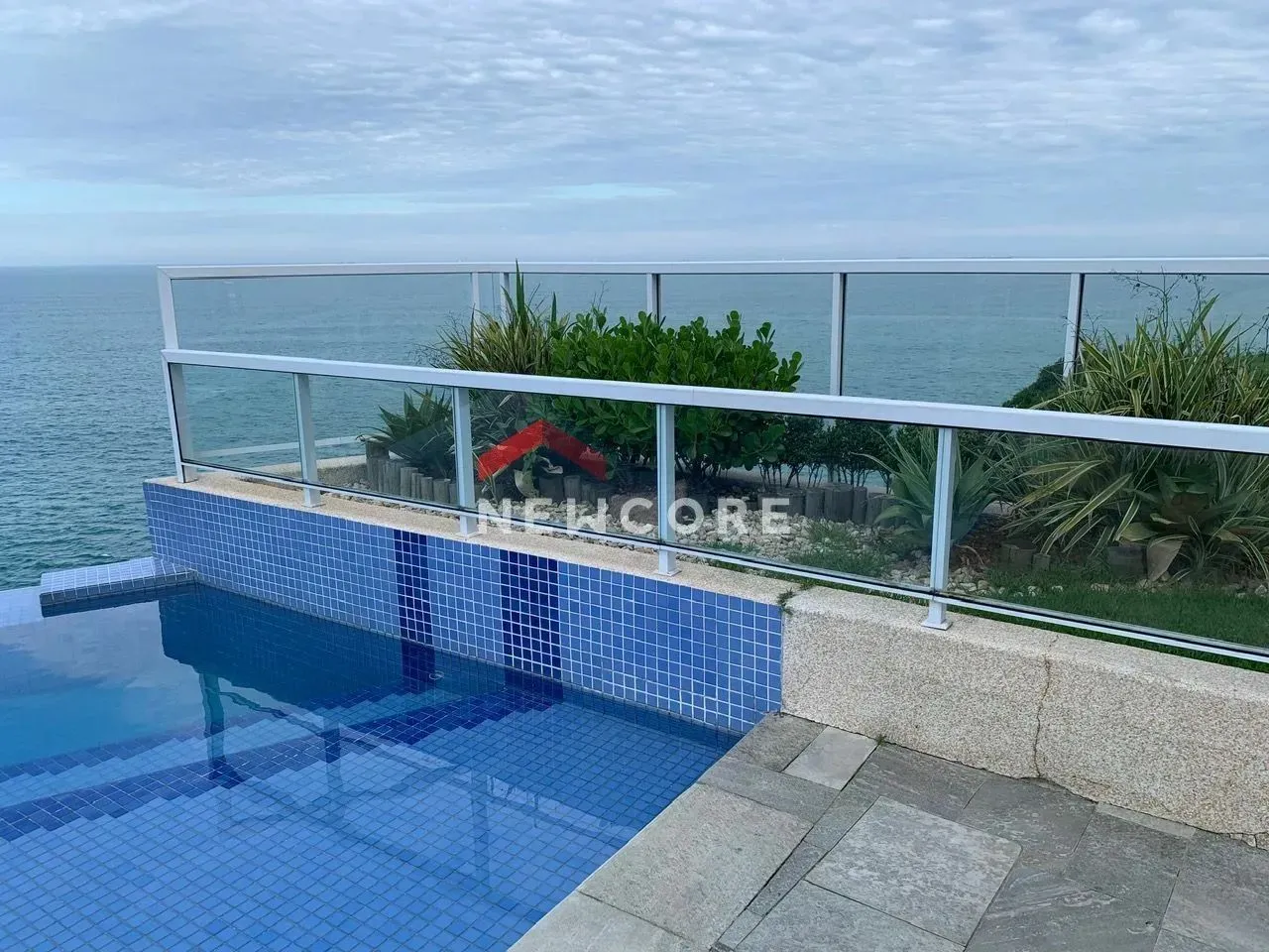 Apartamento em Rua Gilberto Glasser - Mar e Céu - Guarujá/SP