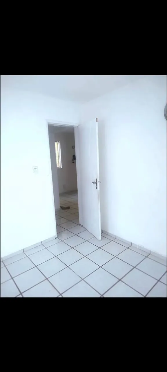 Alugo apartamento semi mobiliado em localizaçao previlegiada.
