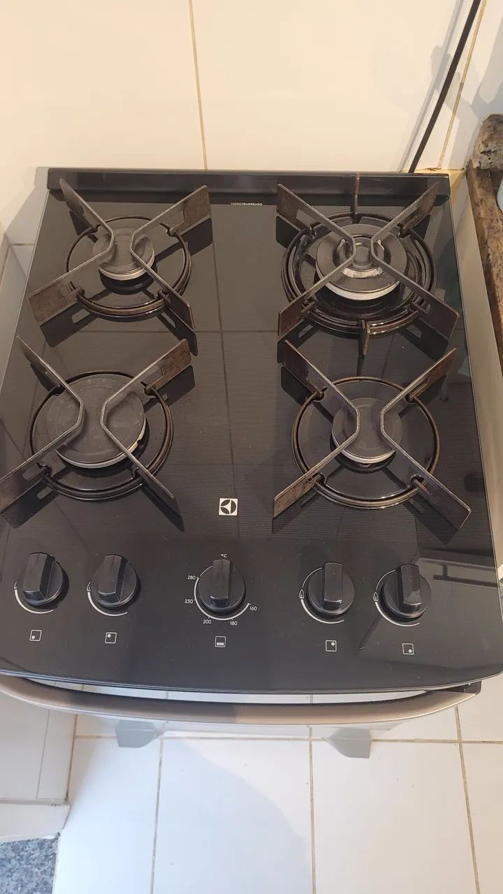 Fogão Electrolux 4 Bocas, mesa de vidro - Foto 4