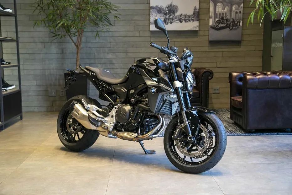BMW F 900 R SPORT PLUS 