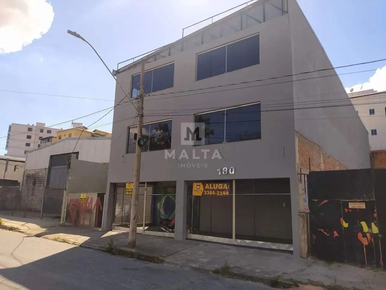 Excelente Prédio comercial na Região do Barreiro !!