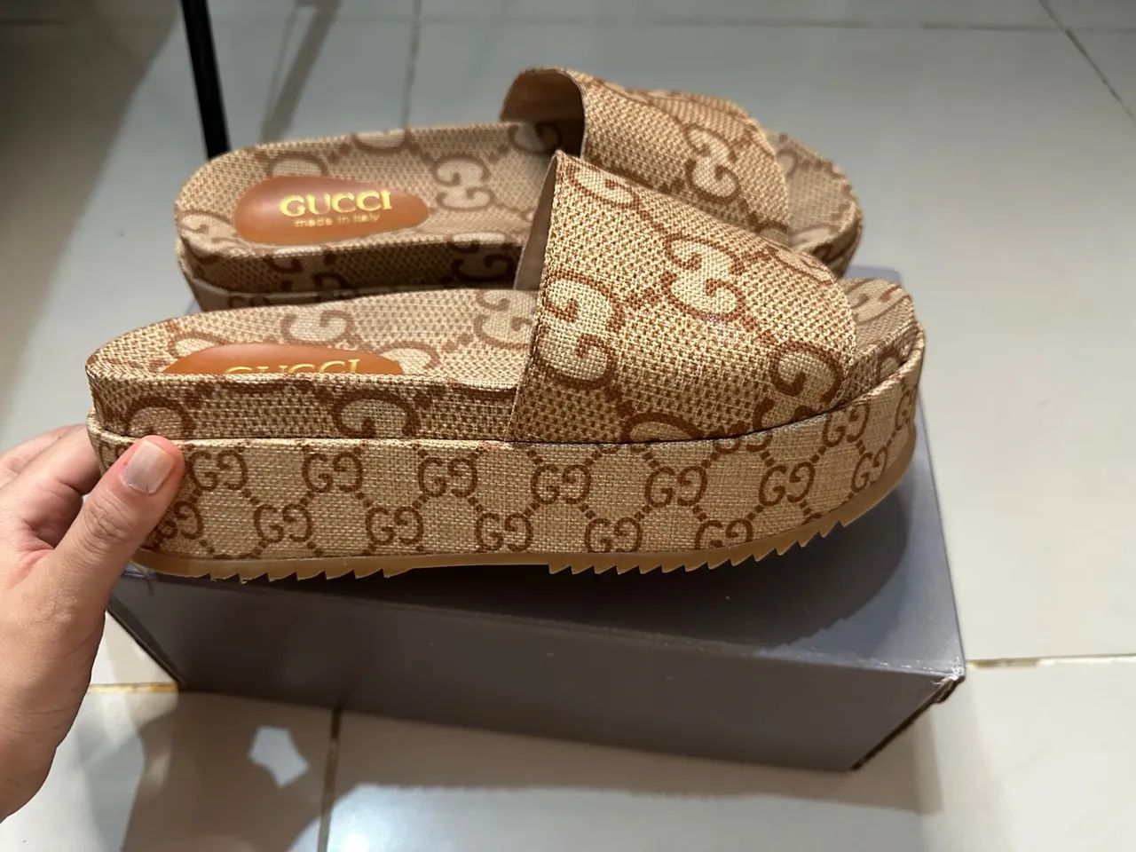 Sandálias Gucci GG