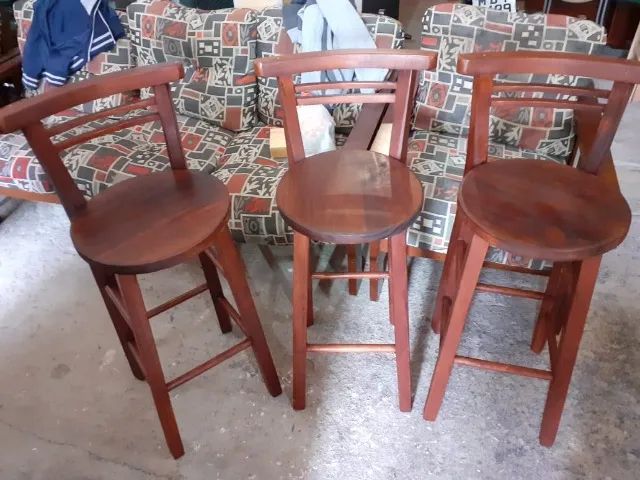 Banquetas redondas altas, 70cm de altura, madeira de eucalipto. - Foto 3