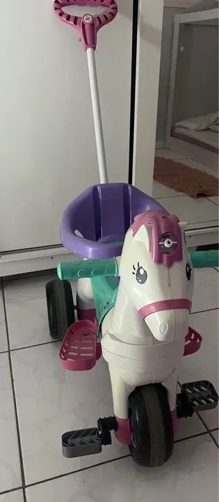 Triciclo unicórnio calesita 