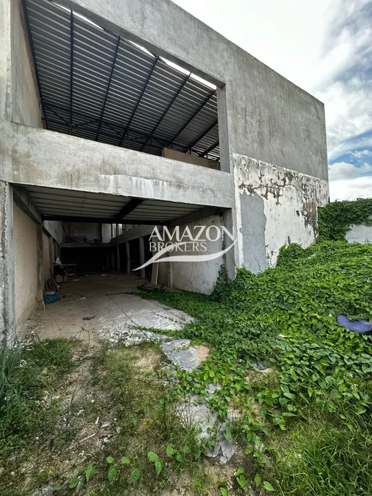 Vieiralves - Ponto Comercial - 120 m2 área construída - Alugo