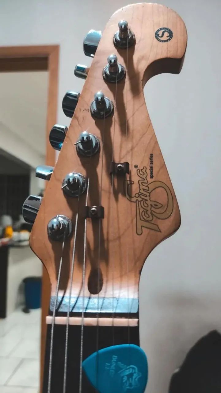 Guitarra Tagima Special Series 736 