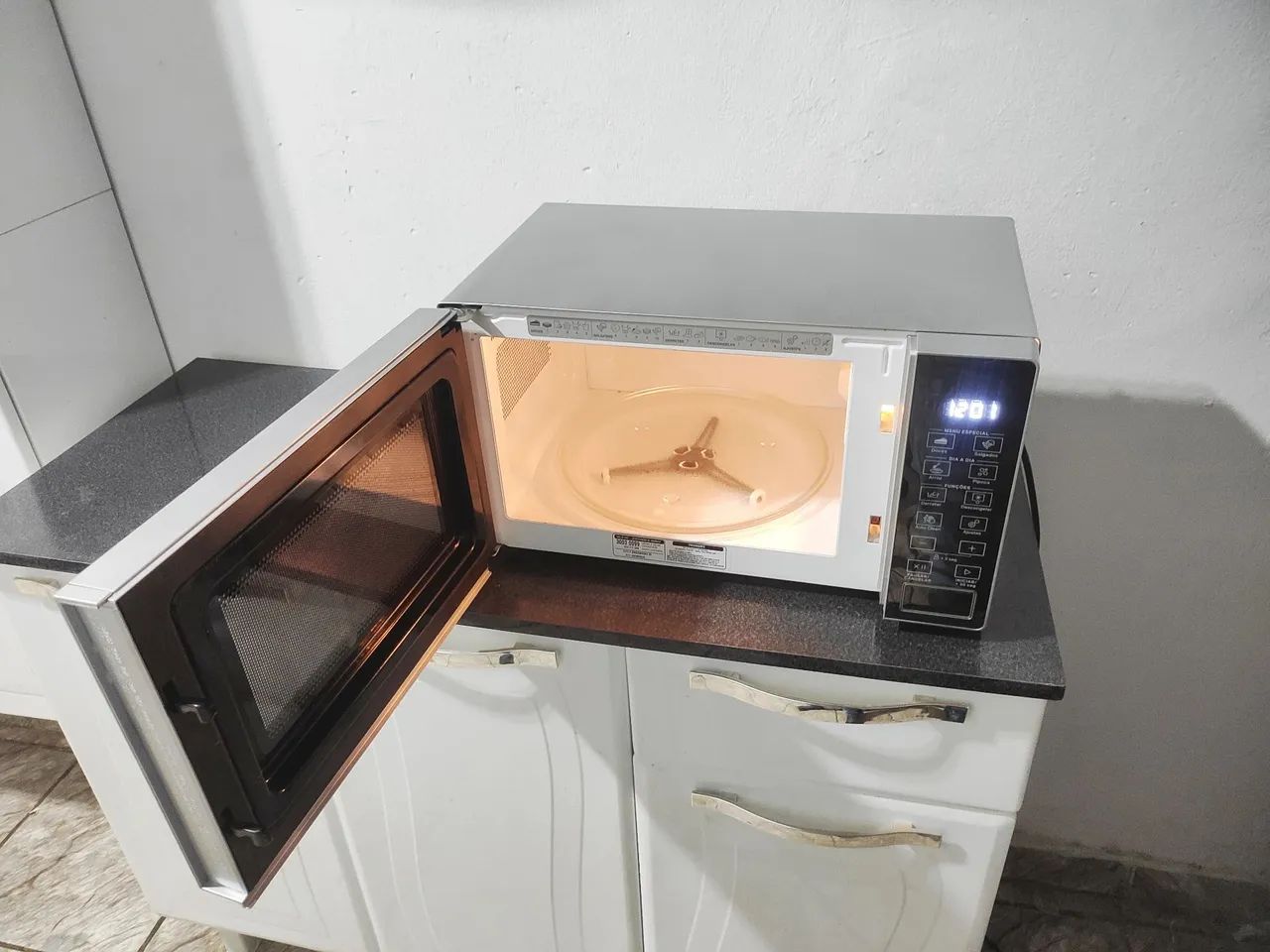 Microondas Brastemp Espelhado 20 Litros  - Foto 5