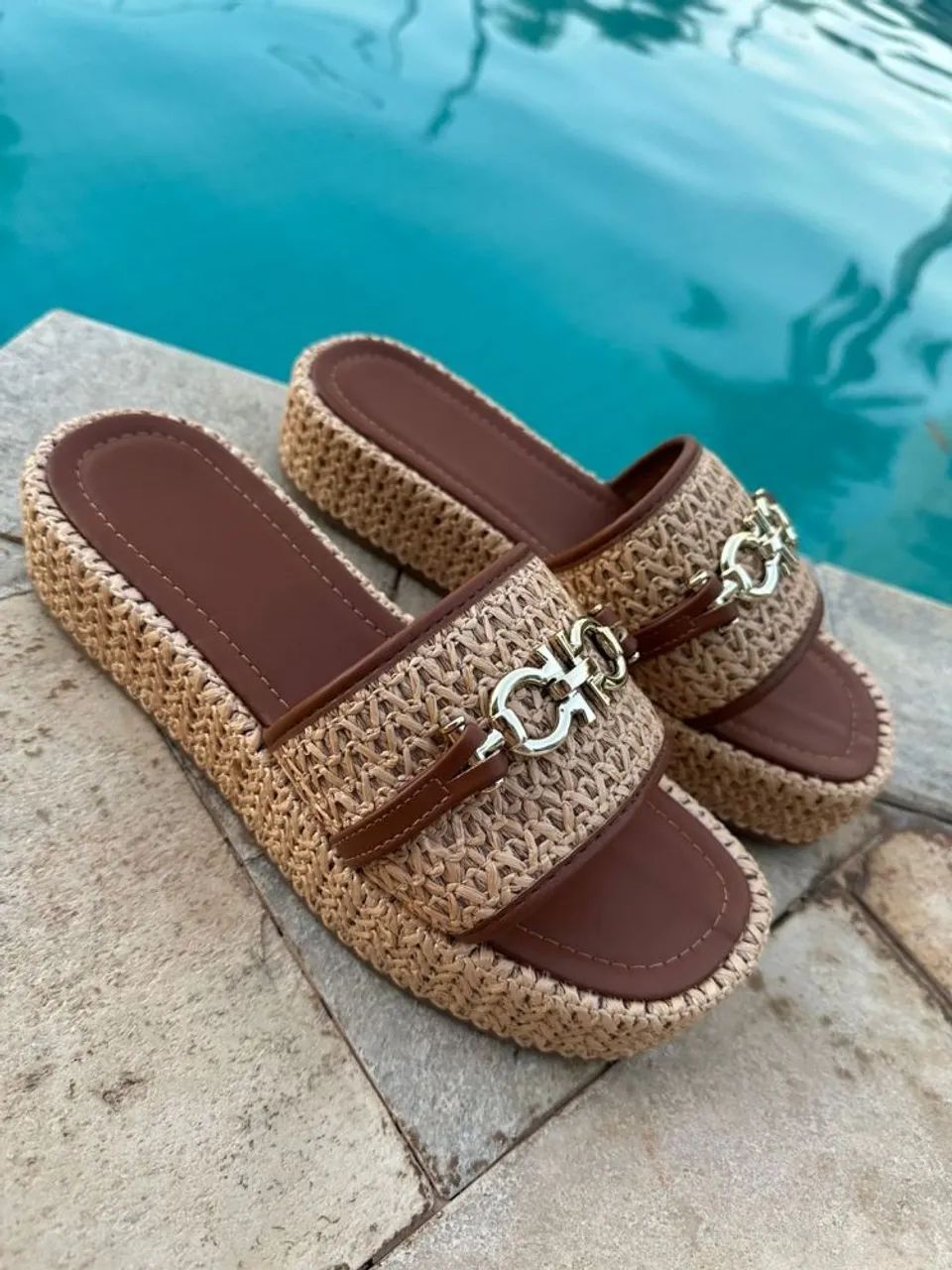 Sandalia feminina creme
