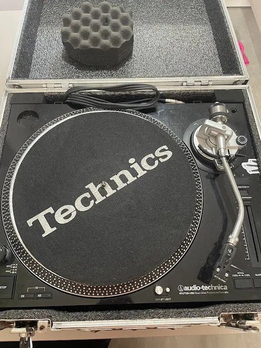 BARBADA: Toca disco audio technica + case + agulha + carrinho de transporte - Foto 3