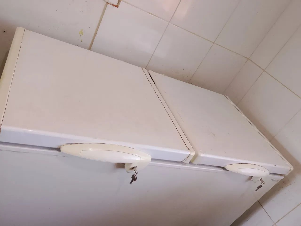 Vende-se freezer semi novo, funcionando perfeitamente. - Foto 3