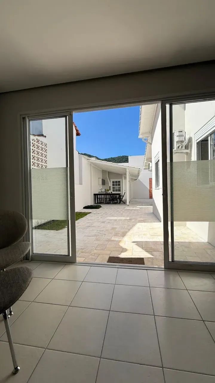 Casa sozinha no terreno em excelente localização - Foto 4
