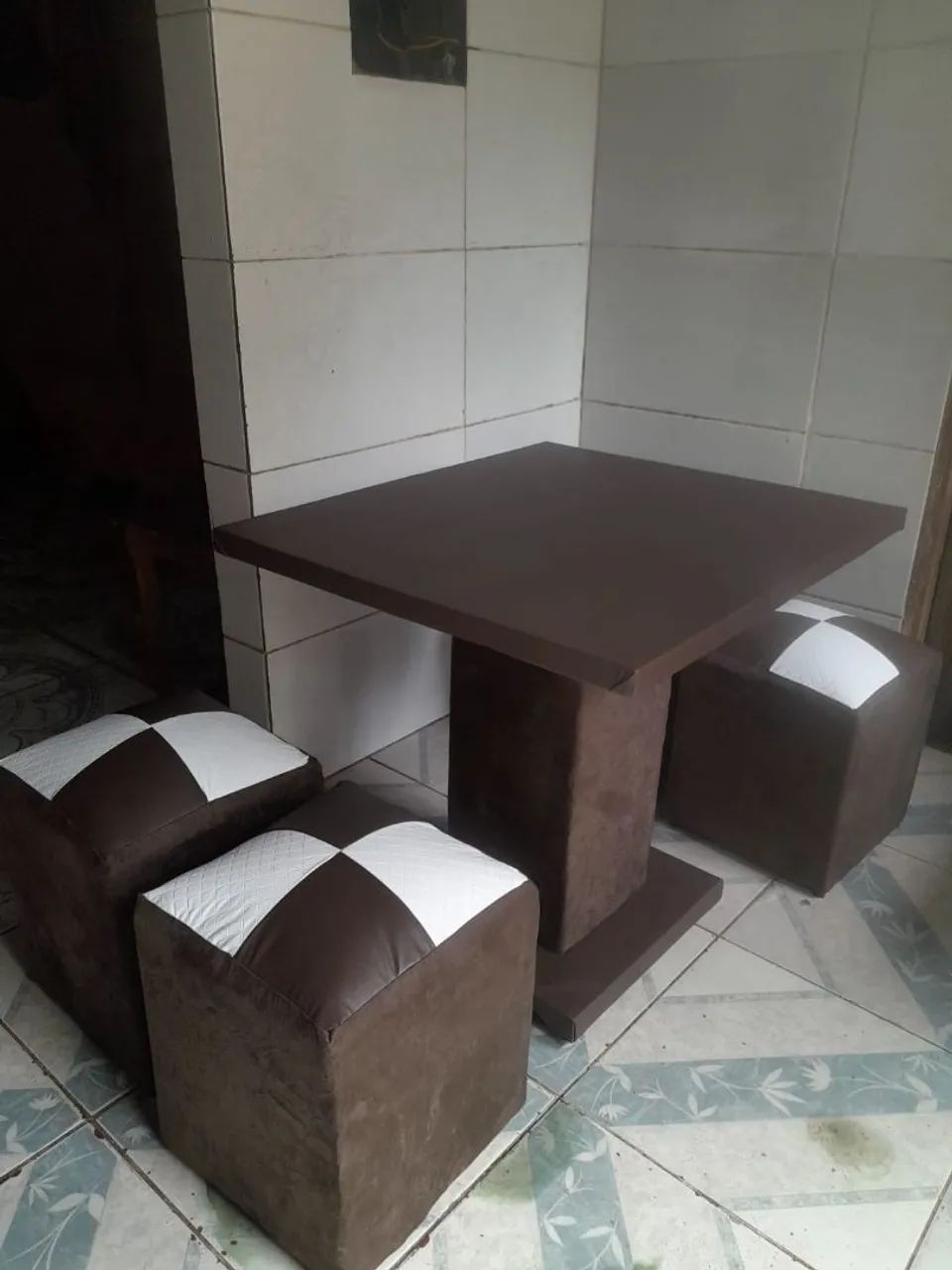 Mesa com puff