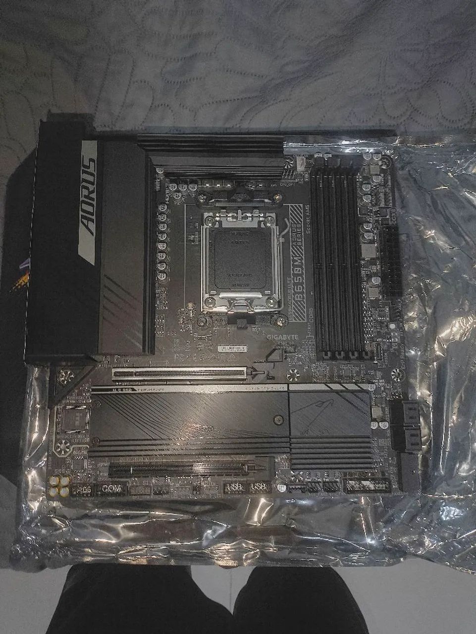 Placa mãe AM5 DDR5 b650m aorus elite  - Foto 4