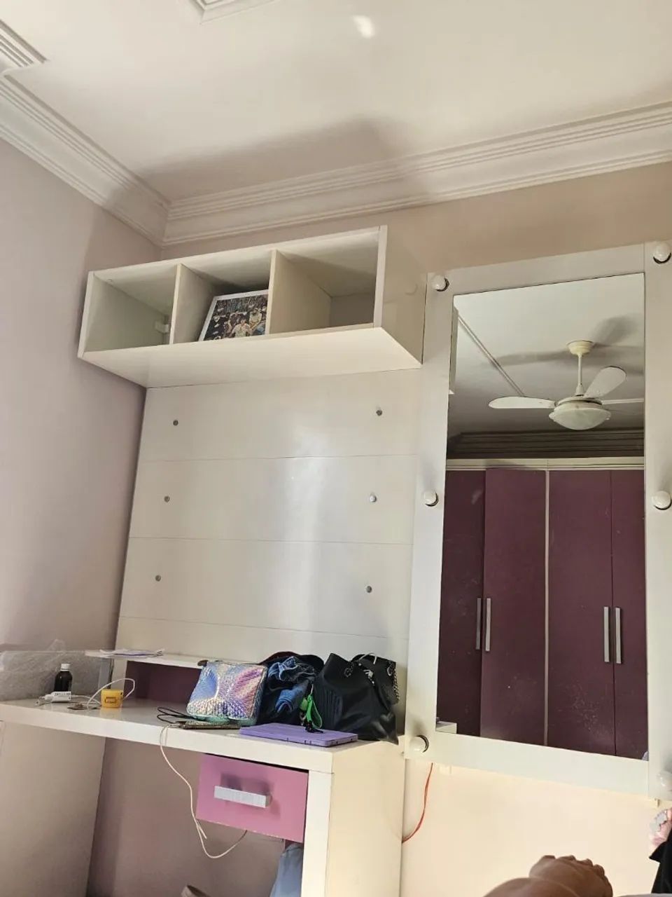 Vendo mesa, painel e espelho  - Foto 2