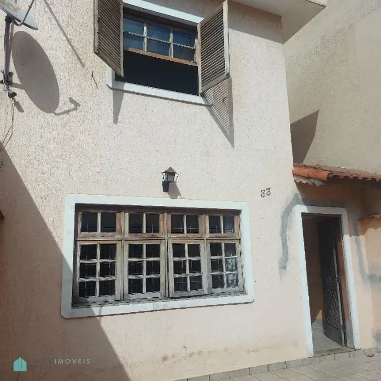 SOBRADÃO BEM LOCALIZADO!!!