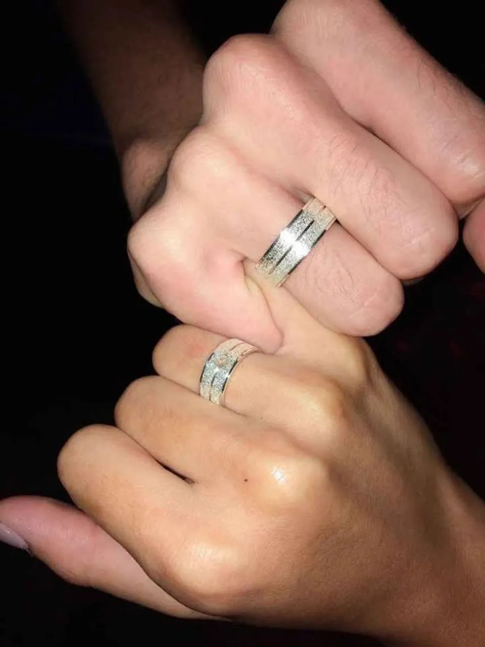  Aqui tem aliança de prata pra todo estilo de casal - Foto 2
