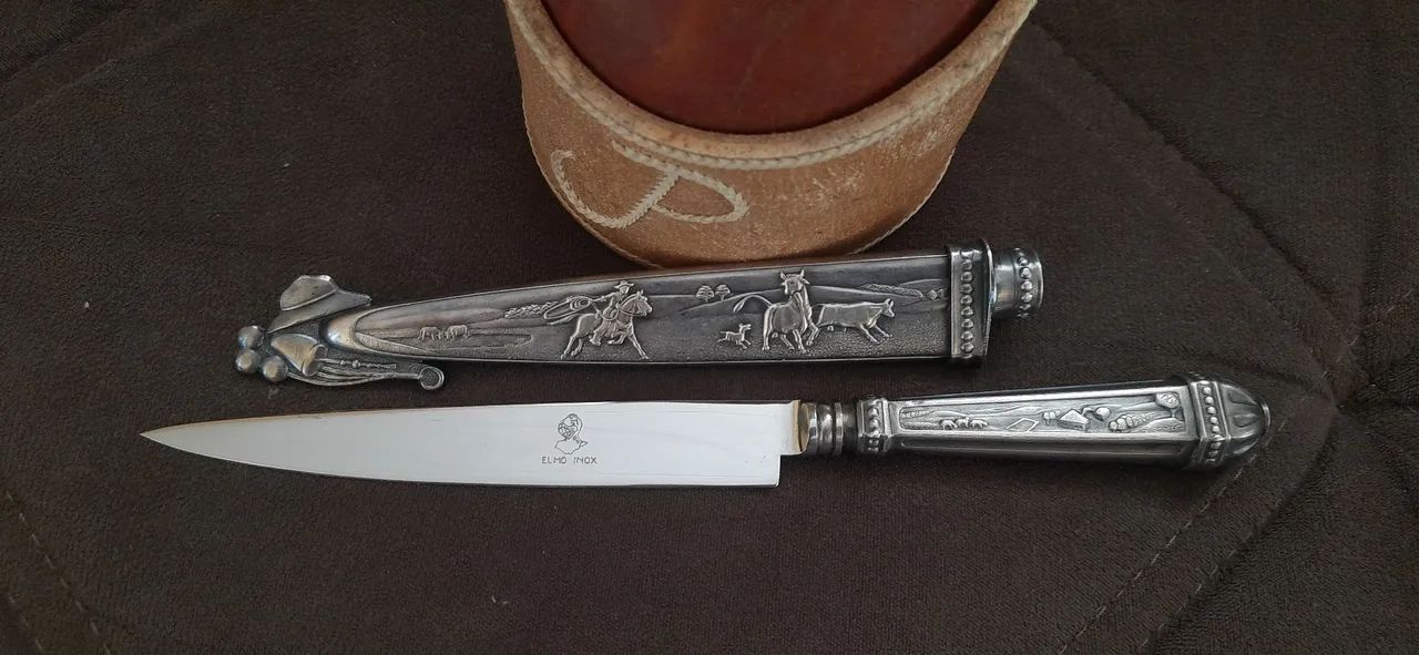 Faca prateada elmo antiga