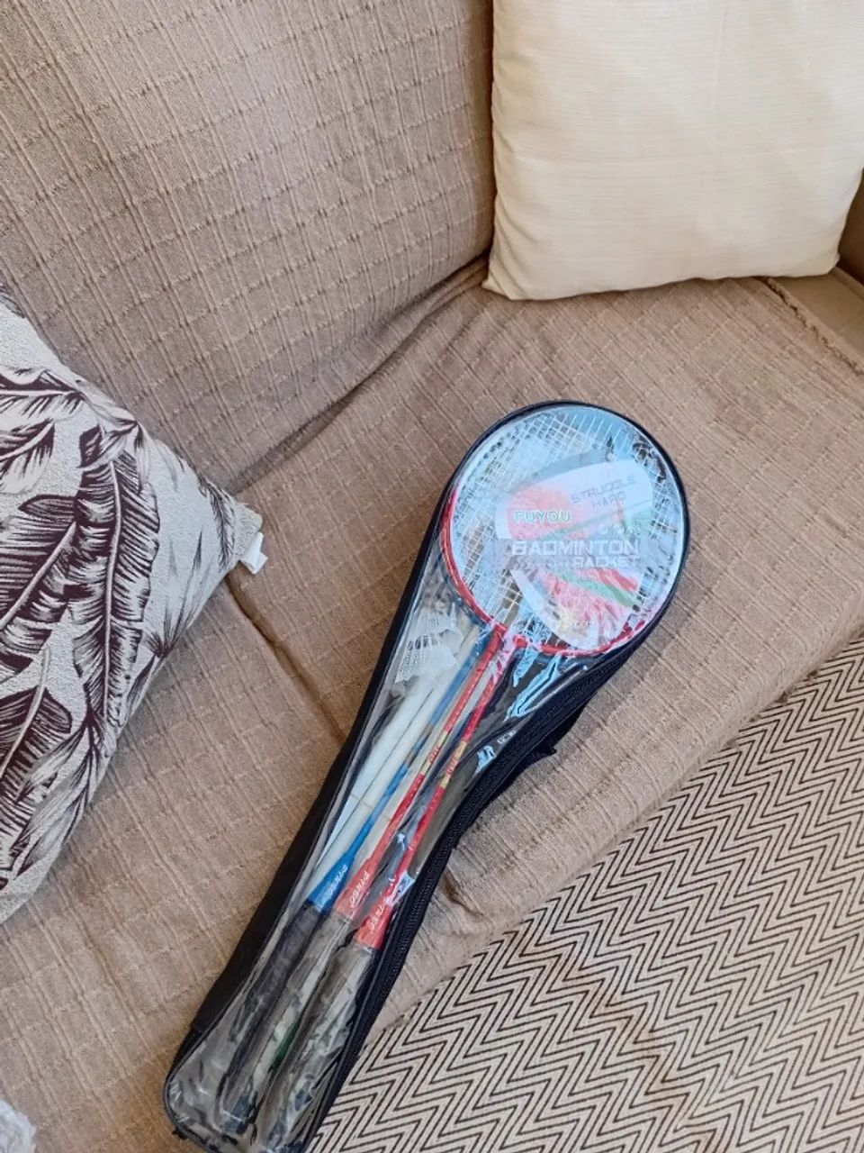 KIT BADMINTON PRO NOVO 4 RAQUETES 2 PETECAS REDE - Foto 2