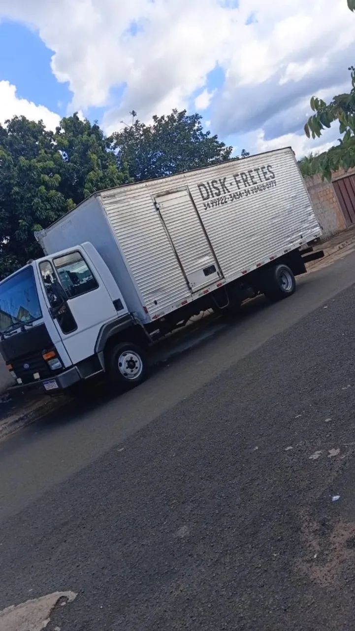 Caminhão Ford cargo 814