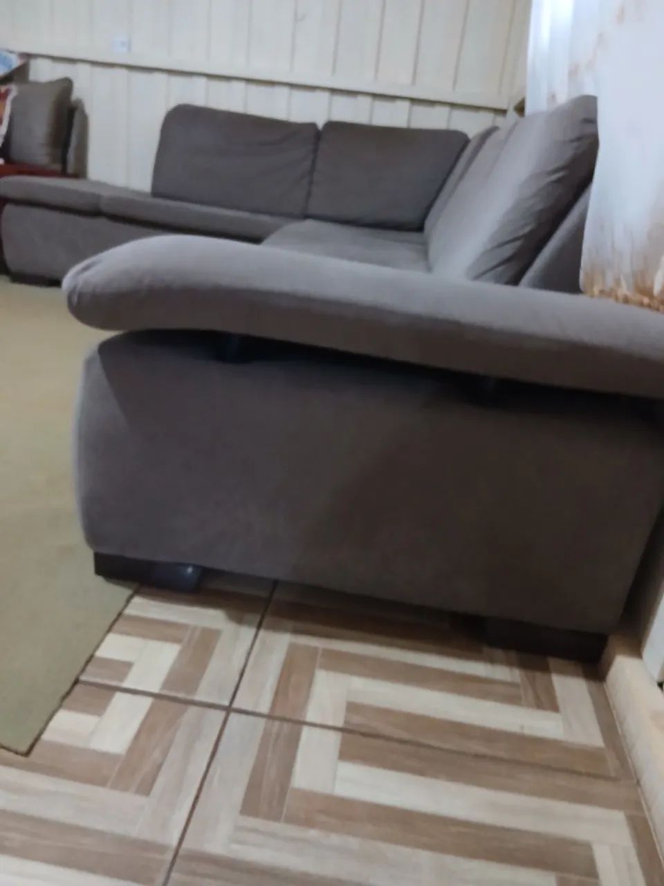 A venda um lindo sofá de canto super confortável tecido  sued - Foto 5