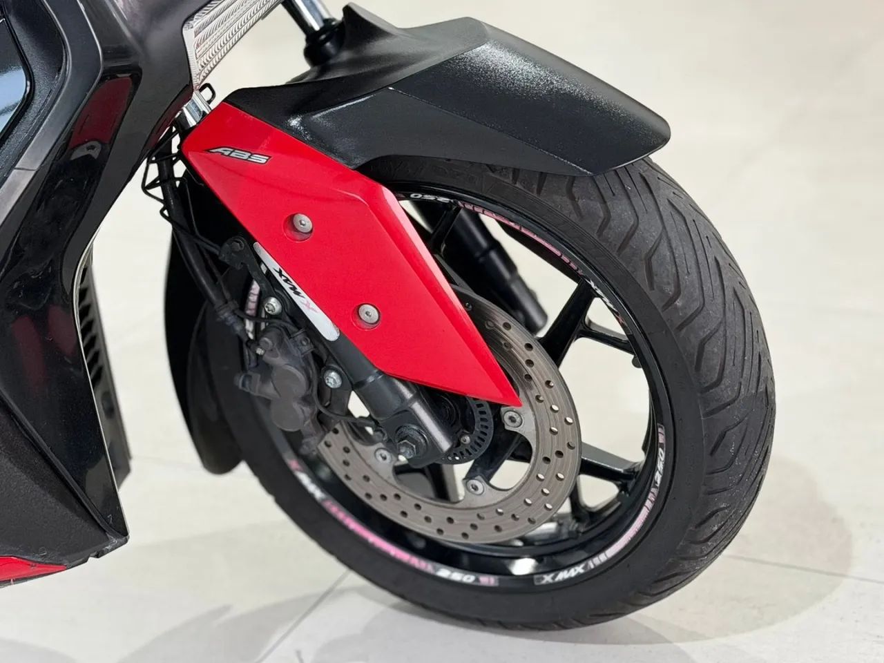 Yamaha Xmax 250 connected abs 2023 - Foto 5