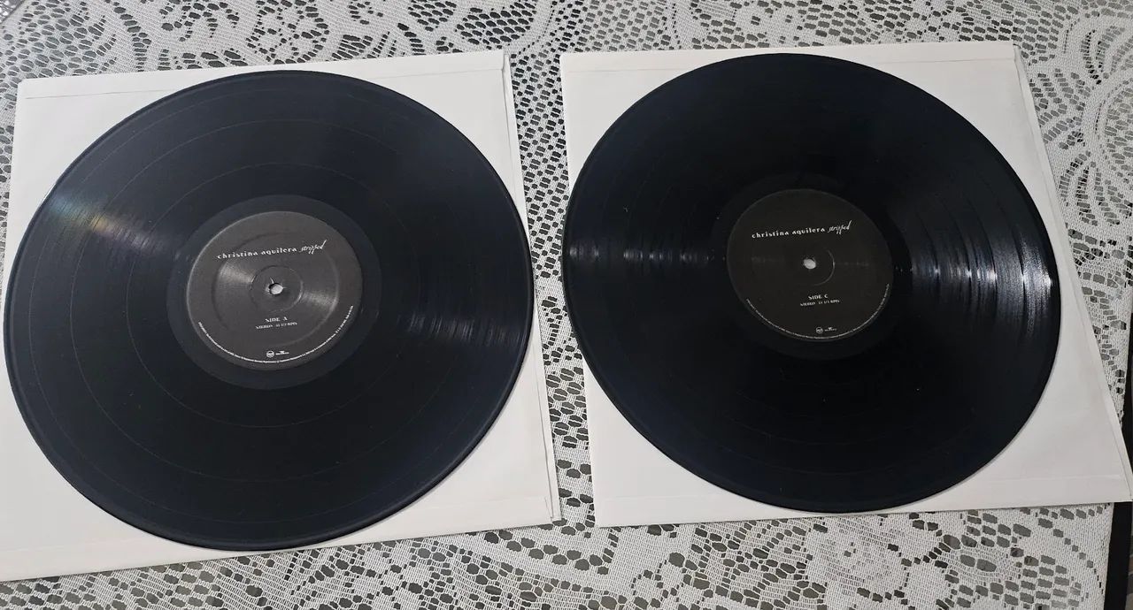 LP Christina Aguilera - Stripped - Vinil preto duplo - Foto 4