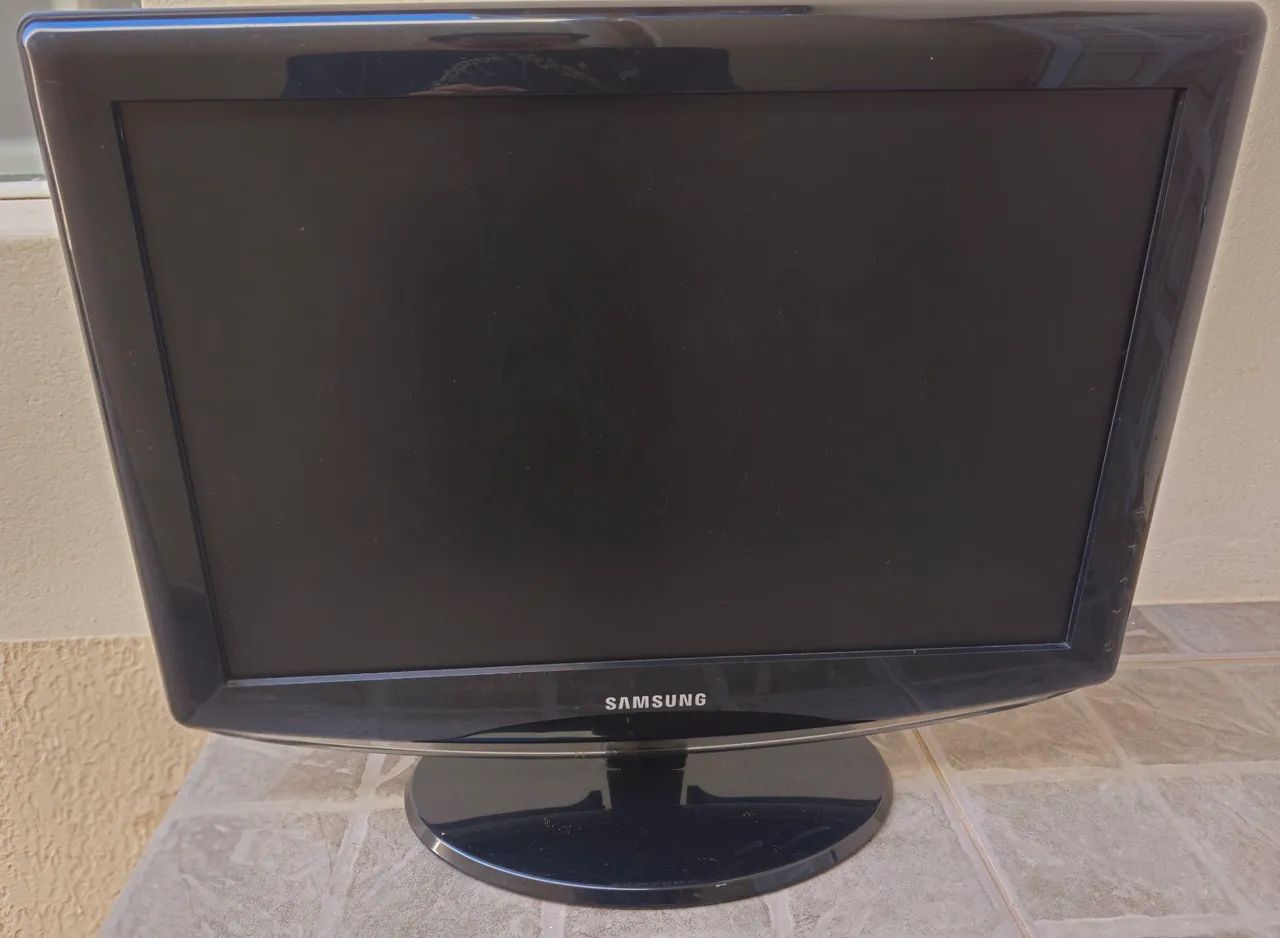 Tv samsung 19" 1440x900
