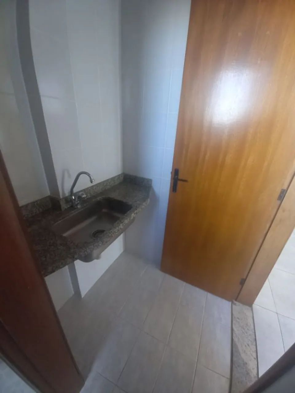 Sala Comercial para locação em edifício no centro de Arapongas. Ideal para seu negócio - Foto 5